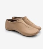 Capezio plesne cipele za Jazz Dance od 100% kože u boji kože, dizajnirane za udobnost i izvedbu.