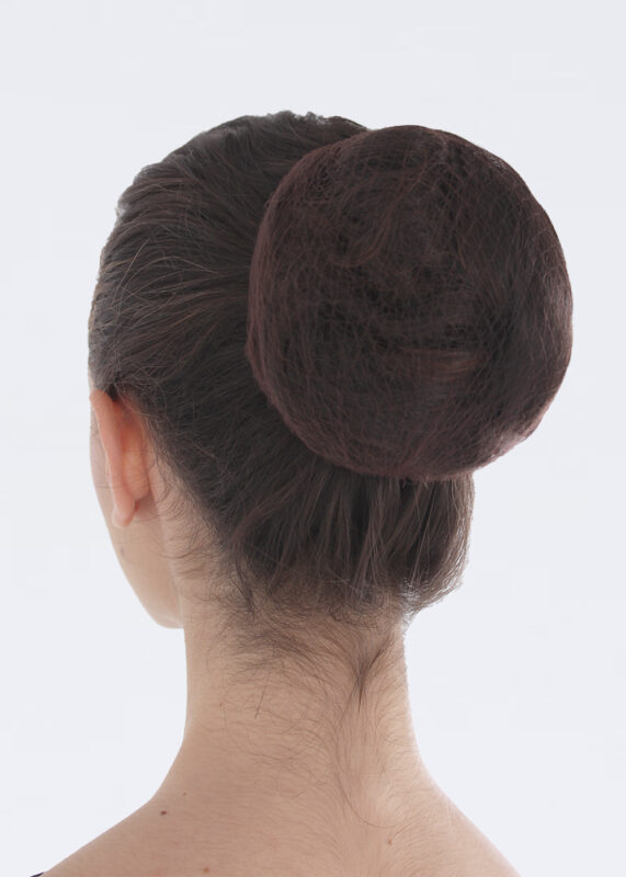 Pobrinite se da vaša baletna punđa izgleda uredno i elegantno s Grishko nevidljivim mrežicama za kosu, savršeno usklađeno s bojom vaše kose. Dostupno u tri boje.